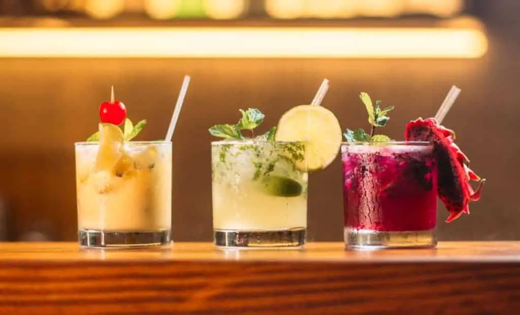 drinks cocktails alcohol landscape horizontal bar club unsplash stock photo