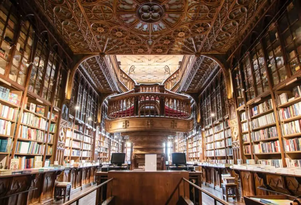 Livraria Lello beautiful bookstore with staircase in the middle