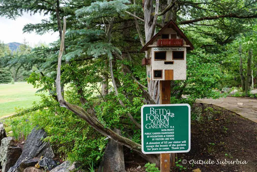 BettyFordGarden_vail_os_PriyaVin-Outside-Suburbia-Travel amazing garden