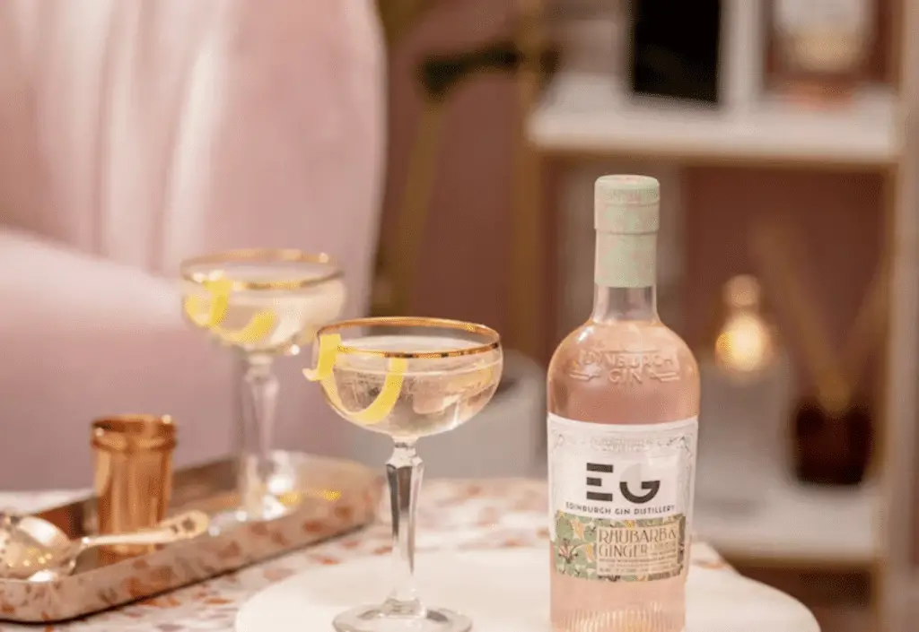 5 TOP Edinburgh Gin Tours To Ignite Your Taste Buds Voyaging Herbivore